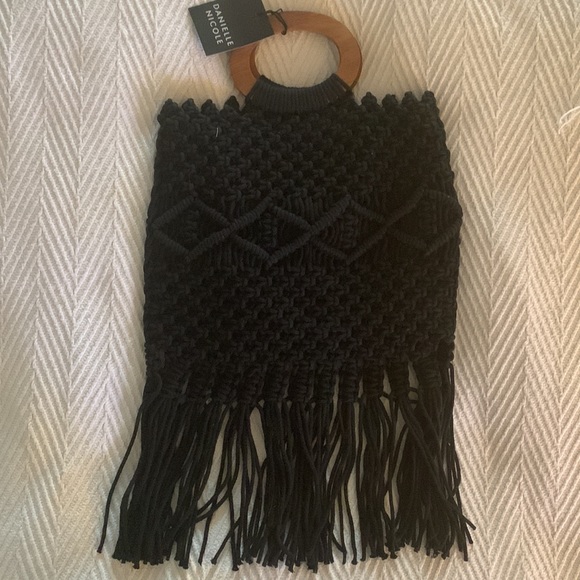 🌺 FREE with any full price purchase. Danielle Nicole Macrame Bag Black - Picture 2 of 9